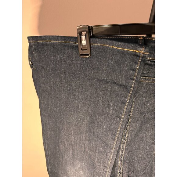 Signature Levi Strauss Women's Jeans Mid Rise Bootcut - Picture 10 of 12